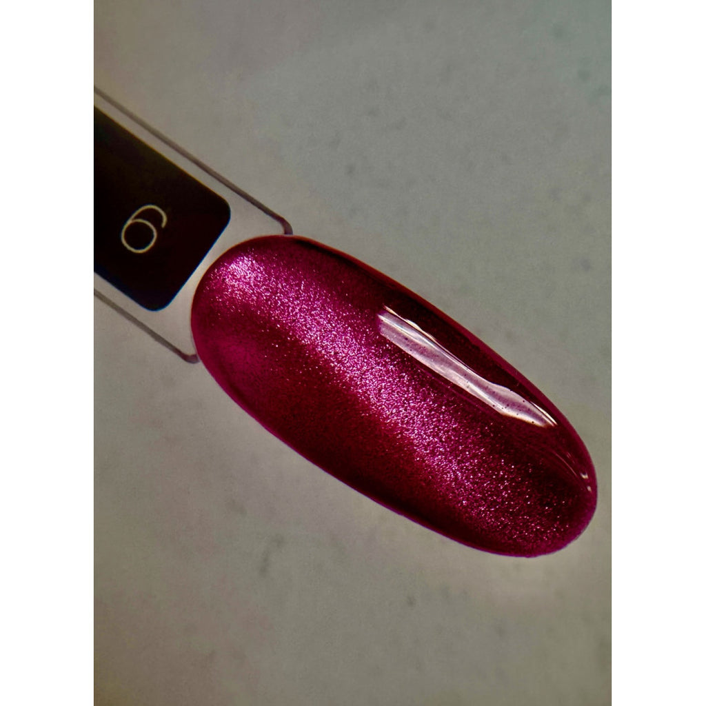 Ritzy gelinis lakas Ruby cat eye  Ritual 9