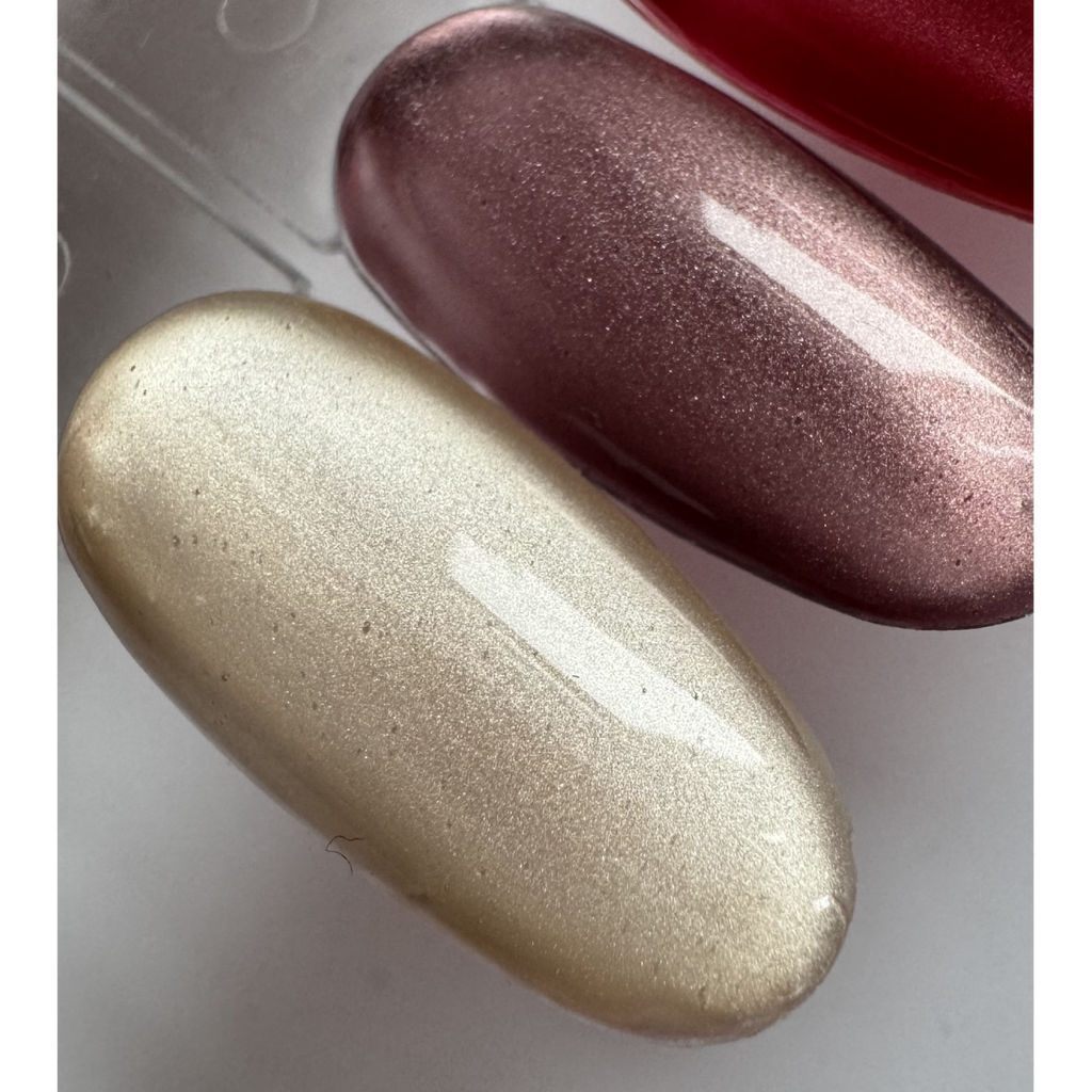 Ritzy gelinis lakas ROYAL SILK cat eye 32