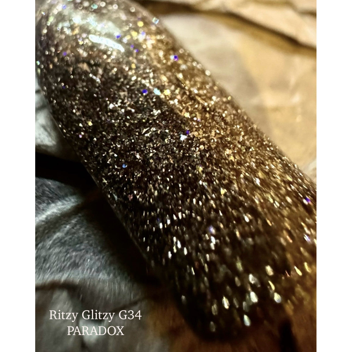 Reflektinis gelinis lakas Glitzy "Paradox" 9ml