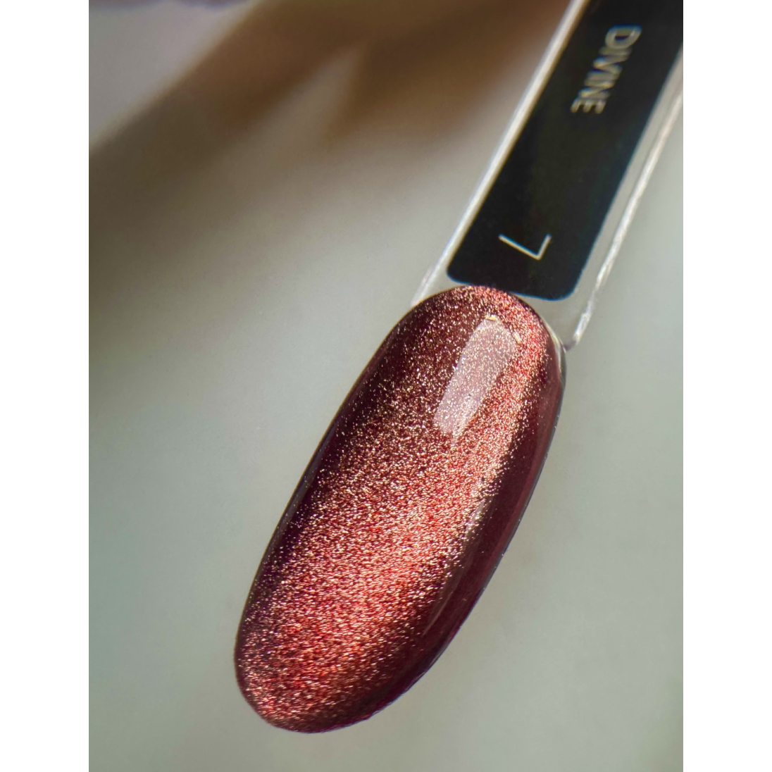 Ritzy gelinis lakas RUBY cat eye DIVINE 7