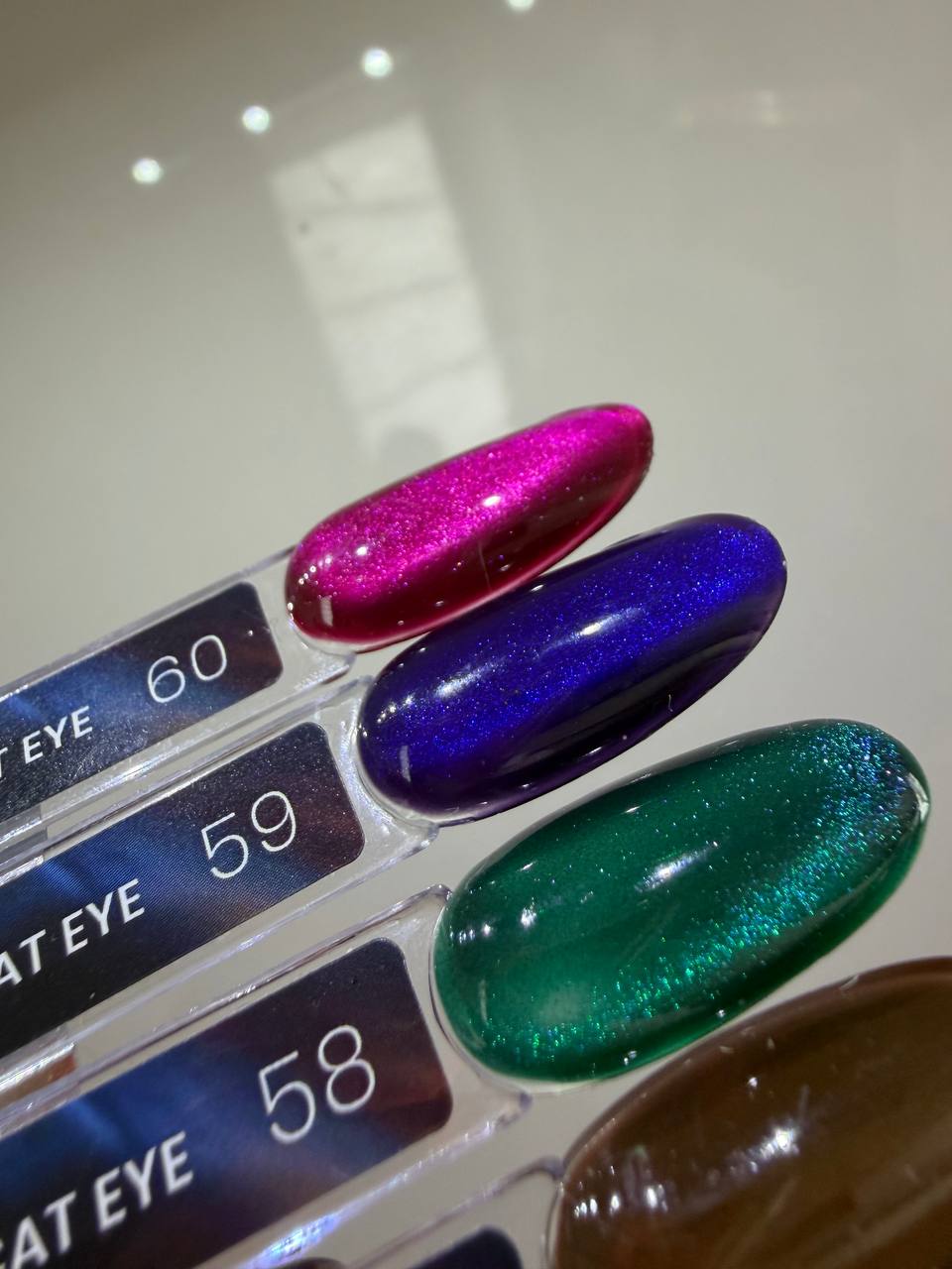 Ritzy gelinis lakas GLAM Cat eye 58