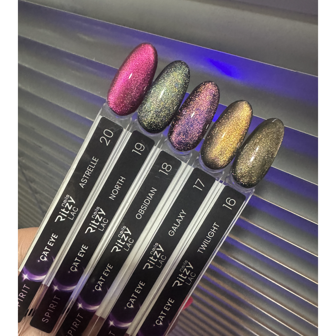 Ritzy gelinis lakas SPIRIT GALAXY Cat Eye 17